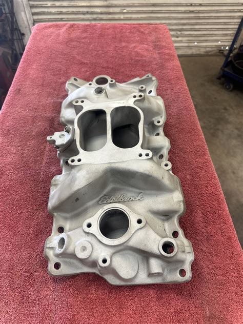 Sbc Intake Manifold 350 Chevy 4 Barrel Edelbrock Performer 2101 Sandblasted Ebay