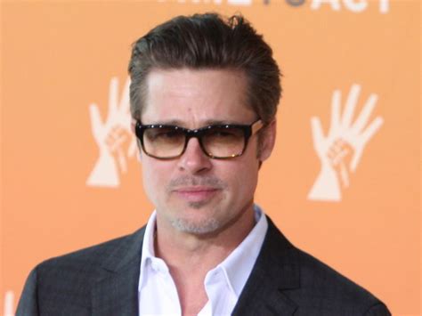 Brad Pitt Chipdumping for Charity | F5 Poker