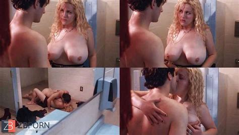 Sara Rue Sans Bra ZB Porn