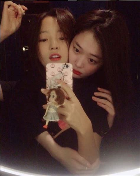 Goo Hara Meninggal Dunia 10 Potret Persahabatannya Dengan Sulli