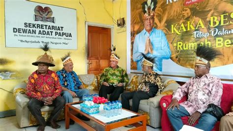 Paulus Waterpauw Sosok Kandidat Gubernur Papua Pertama Dapat Restu