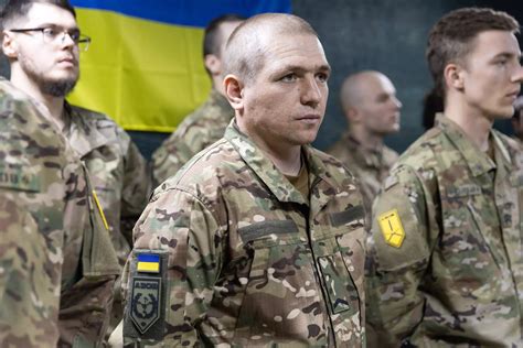 Міністр внутрішніх справ України відзначив бійців бригади АЗОВ в 10 річницю створення підрозділу