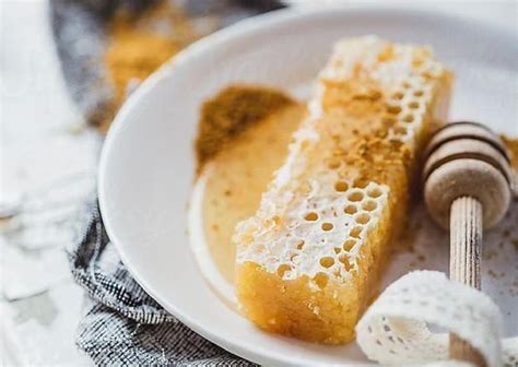 Raw Honeycomb Benefits: Health & Well-Being – Pass The Honey ...