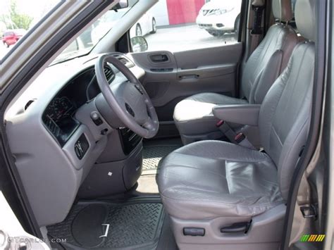 Medium Parchment Interior 2000 Ford Windstar SE Photo #50117550 | GTCarLot.com