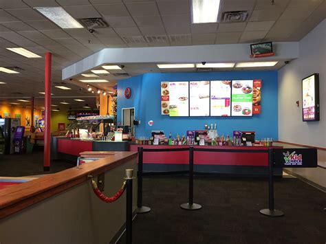 Chuck E Cheeses Interior Chuck E Cheeses 56 13850 S Flickr