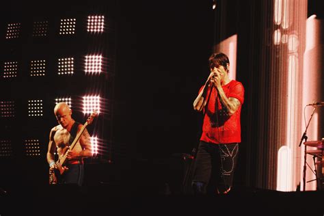 Em um Morumbi completamente lotado o Red Hot Chili Peppers vibrou em sintonia o público