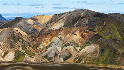 Hiking in Landmannalaugar | Hiking Routes - Iceland Travel Guide