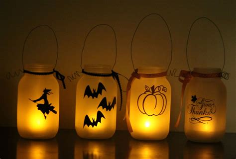 17 Scary Handmade Halloween Mason Jar Decorations With Lots Of DIY Ideas