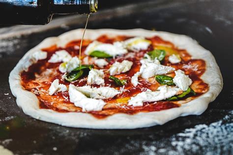 Massa de pizza fermentação natural você sabe fazer