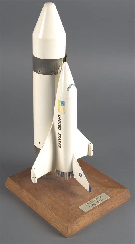 Model, Space Shuttle, Near-Final Concept, 1:100 | National Air and ...