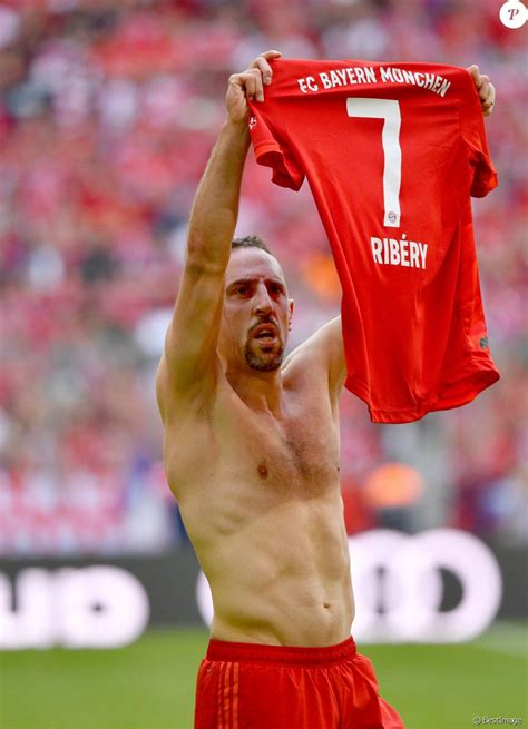 Franck Ribéry célèbre le titre de champion d Allemagne victoire face à