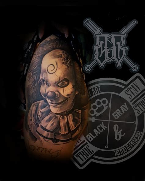 Tatuaje Del Artista Mexicano Miguel BlackandGray Payaso