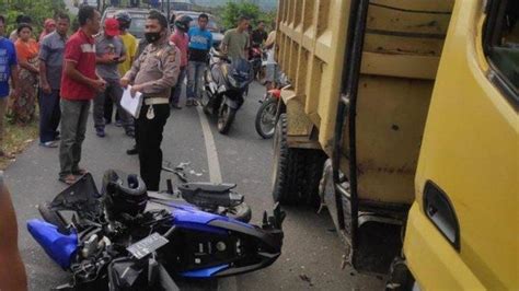 Kecelakaan Maut Tadi Pagi 2 Tewas Di Tempat Motor Vario Gagal Nyalip