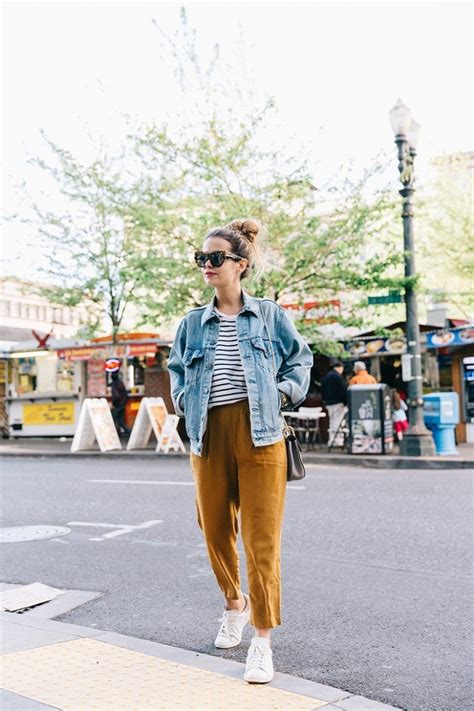 Как носить джинсовую куртку oversize