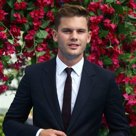 Jeremy Irvine Biography Height And Life Story Super Stars Bio