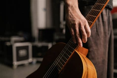 Top 5 Best Acoustic Guitars For Beginners Budget To Premium