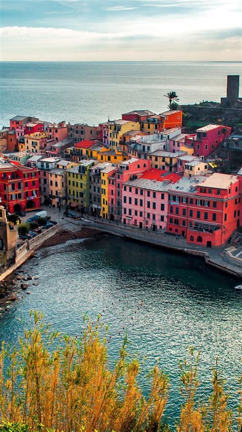 Vernazza Ciudad Italia Cinque Terre Casas Rocas Costa 750x1334