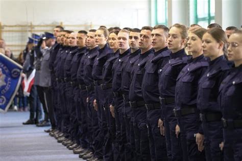 Nowi Funkcjonariusze W Szeregach Warmi Sko Mazurskiej Policji