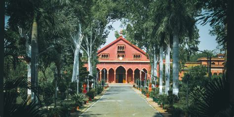 AMU: Women students protest outside VC lodge against harassment near ...