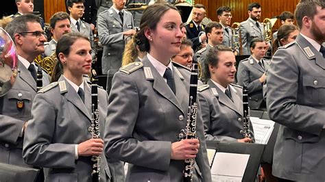 Alte Kameraden Marsch Ausbildungsmusikkorps Der Bundeswehr