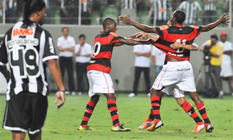 Flamengo empata o Atlético MG no Independência Jornal O Globo