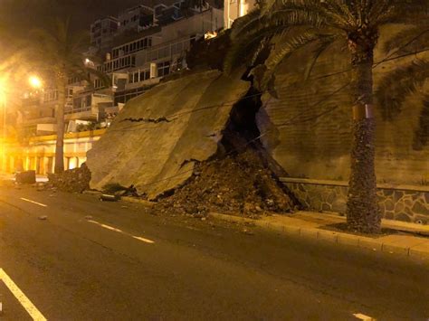 Desalojan A Unos Vecinos De Paseo De Chil En Las Palmas De Gran