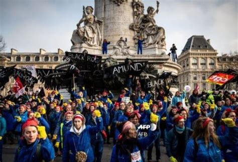 Protestas En Francia Contra Reforma De Pensiones Presentada Ante El C