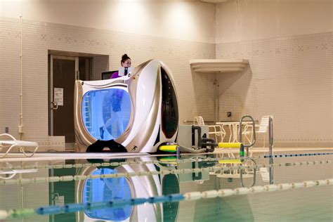 Water Treadmill Reduces Jogging Impact, Can Use For Injury Therapy Too