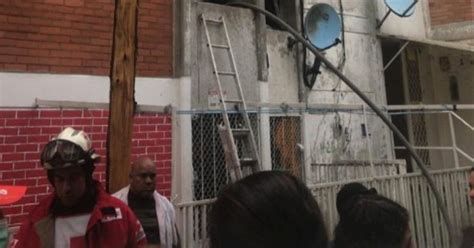 Incendio En Azcapotzalco Deja 10 Personas Intoxicadas Publimetro México