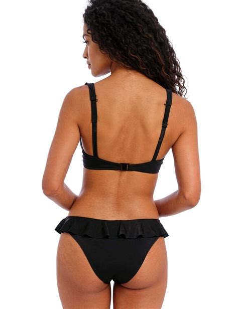 3 Hot Sexy Regina Unite Bikini Pics