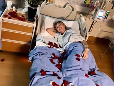 Miley Cyrus Hitno Prevezena U Bolnicu Story