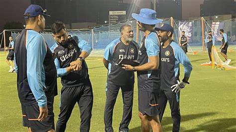 Thala Is Back Ms Dhoni Reunites With Indian Cricket Team Ahead Of T