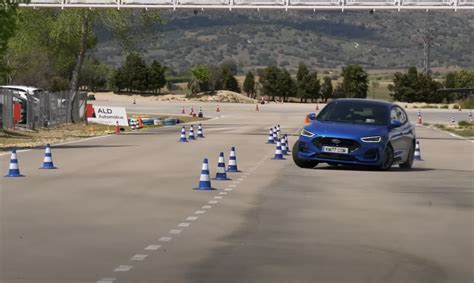 2023 Ford Focus Runs Through Several Moose Tests Video