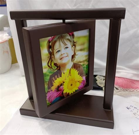 Wooden Brown Mdf Revolving Both Side Metal Photo Frame For Gift Size