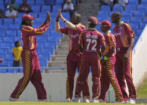 Chris Gayle And Darren Sammy Celebrate A Wicket Randy Br Flickr