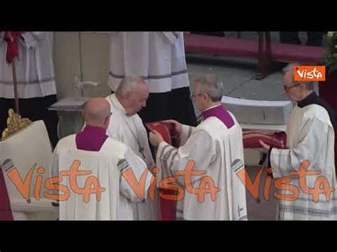 Funerali Ratzinger Larrivo Di Papa Francesco Riviera Comunicazione