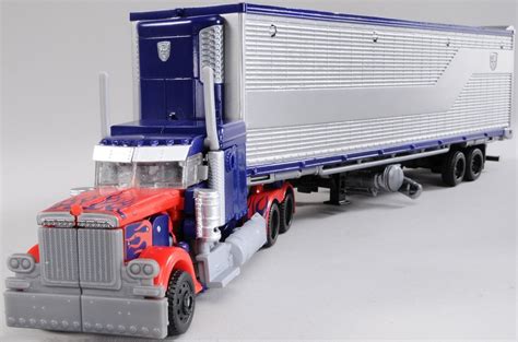 Optimus Prime with MechTech Trailer - Transformers Toys - TFW2005