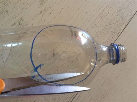 How To Make A Magnifying Glass With A Plastic Bottle Glass Crafts Diy Magnifying Glass