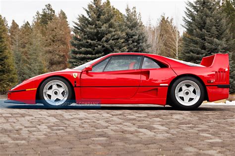 Ferrari F40 1991 Une rare version US estimée à plus de 2 millions