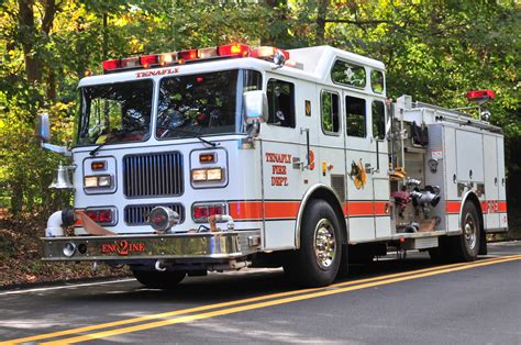 Tenafly Fire Department Engine 2 1994 Seagrave Triborough Flickr