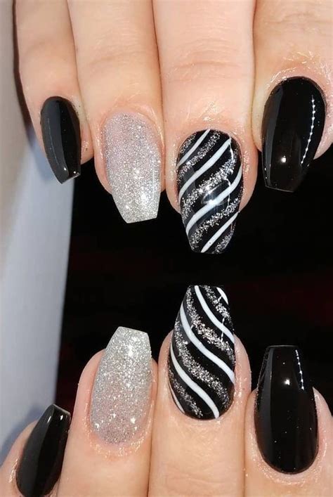 40 Black Nail Designs To Try This Year Ray Amaari Artofit