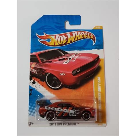 Hot Wheels Premiere Dodge Challenger Drift Car Universo Hot Wheels