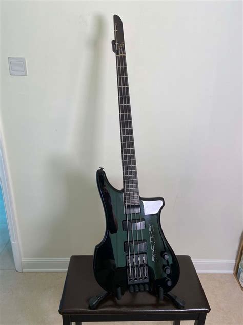 Kubicki Ex Factor Headless Bass Stunning 興趣及遊戲 音樂樂器 配件 樂器