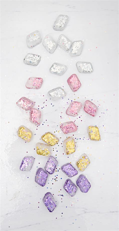 Learn How To Make Gorgeous, Glitter Ice Cubes For Chilling!