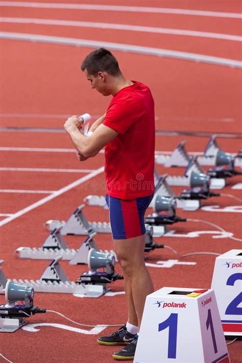 Atletismo Mihail Dudas Heptathlon Del Hombre Lanzamiento De Peso