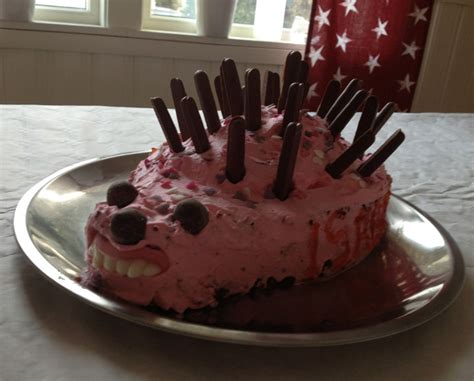 My girlfriend made a cake for her daughters birthday party. One of the ...