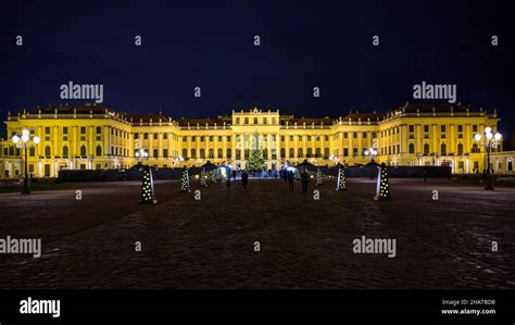 Vienna Austria Dez Advent Market In Front Of Castle