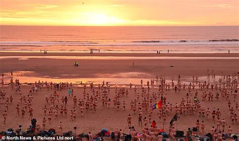 Wake Up Naked Brave Naked Bathers Jump Into The Frozen North Sea