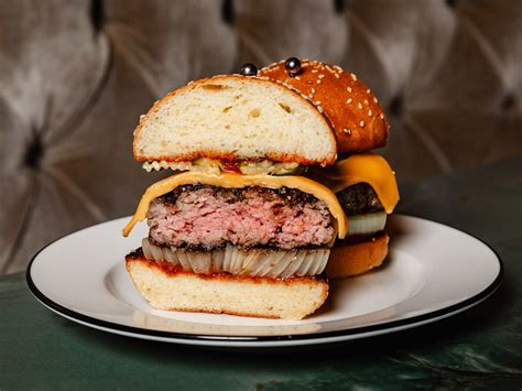 The Return Of Thick Burgers & More LA Restaurant Trends That Defined