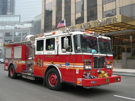 FDNY Engine 54 Engine 54 On Its Way To A Dumpster Fire At Flickr